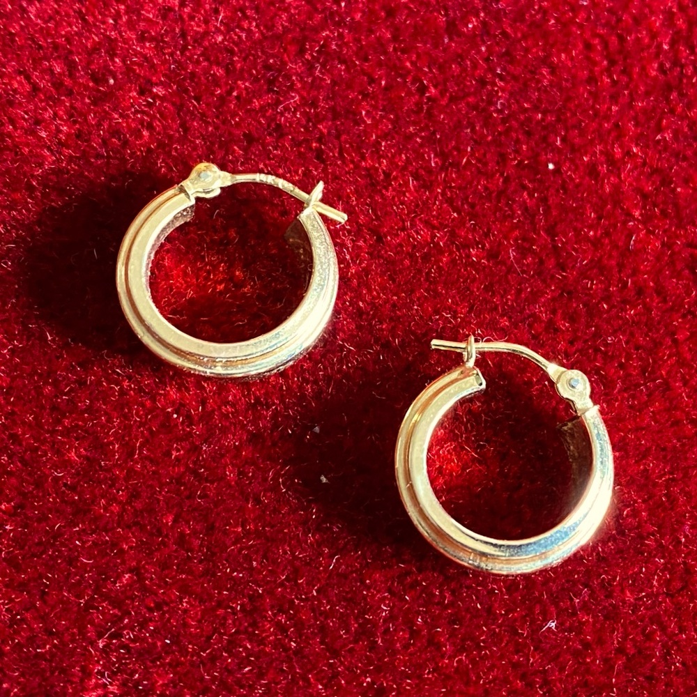 14k yellow gold small ~0.5” hoop earrings